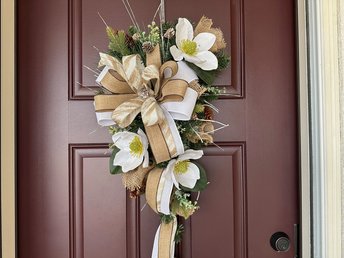 Winter Magnolia Swag Wreath for Front door, White Wedding Decor, Snowy Elegant Magnolia Door Decoration