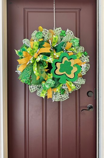 St.Patrick's Day Shamrock Wreath Front Door, Large Green Gold Floral St Pat Wreath, St Patrick Welcome Wreath with Bow, Spring Door Decor
