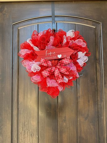 Valentines Day Deco Mesh Wreath, Colorful Red Pink and White Valentines Heart Shaped Wreath, Fun Valentine Heart Wreath with Bow and Sign